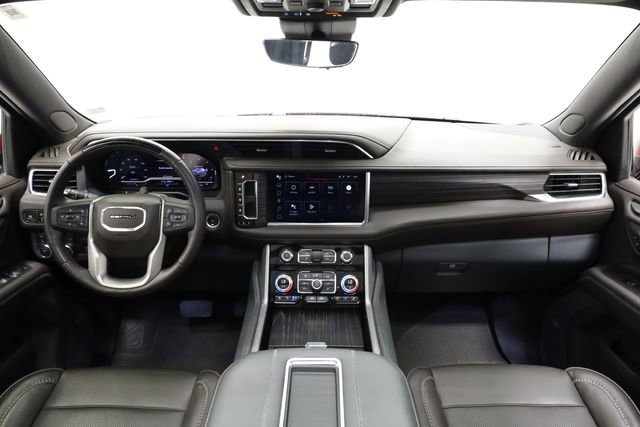 Used 2024 GMC Yukon XL Denali w/ Advanced Technology Package image 16