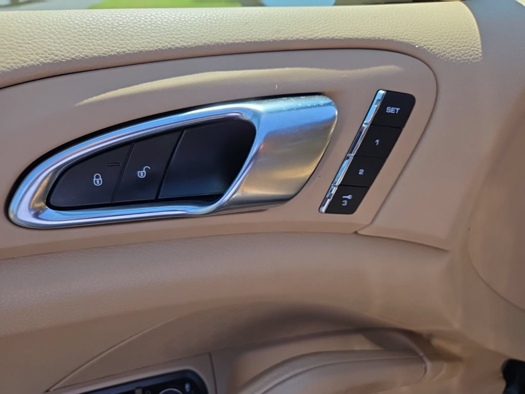 Used 2014 Porsche Cayenne AWD/4WD image 9