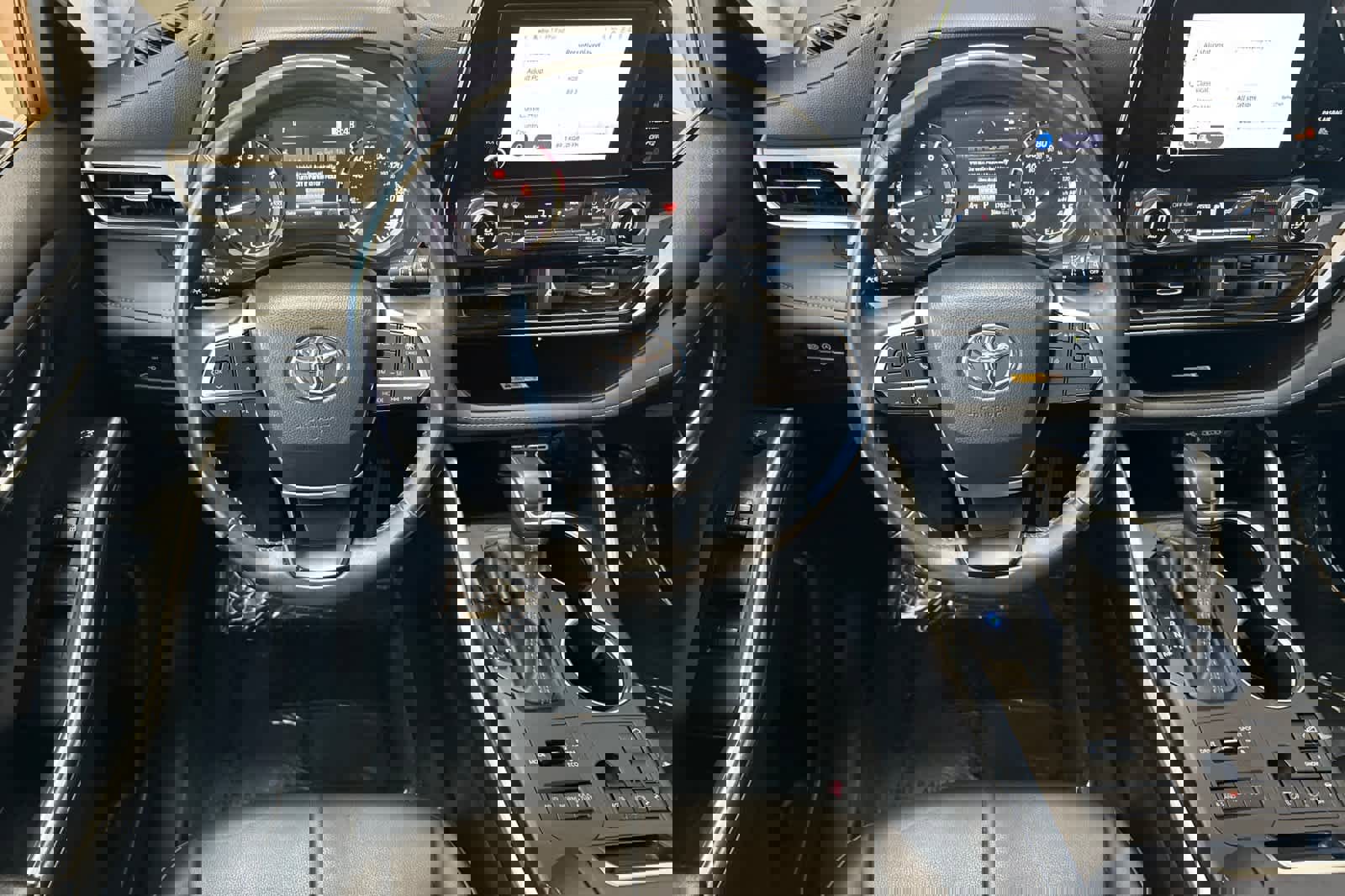 Used 2024 Toyota Highlander XLE image 14