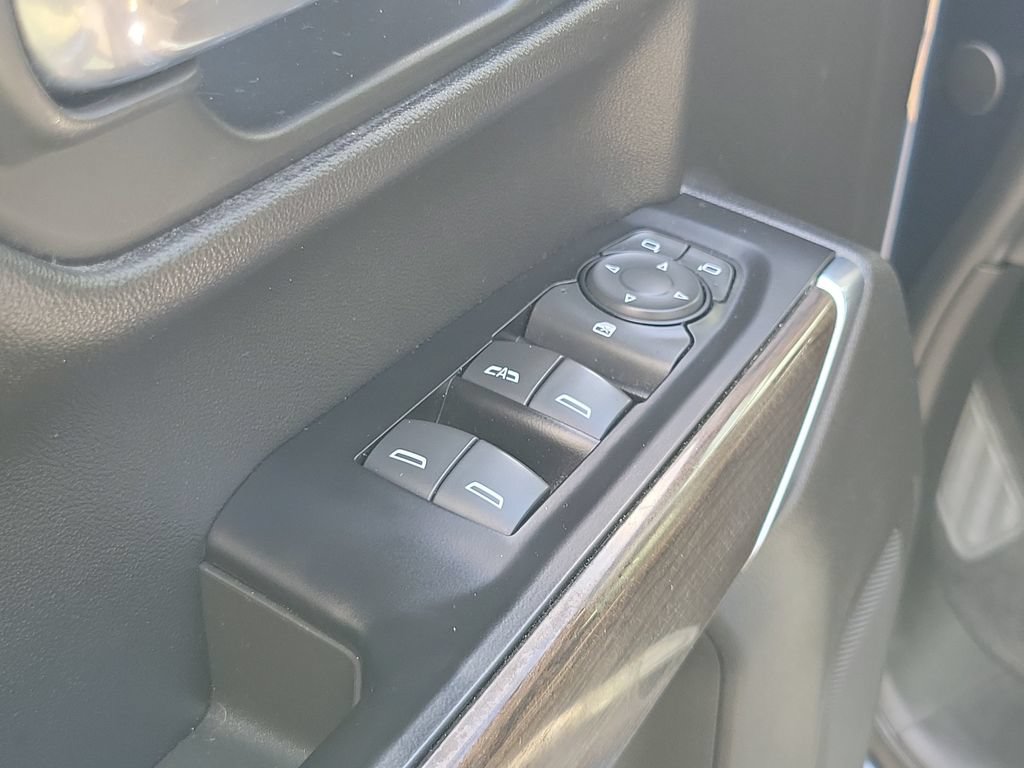 Used 2019 Chevrolet Silverado 1500 RST w/ All-Star Edition RWD image 17