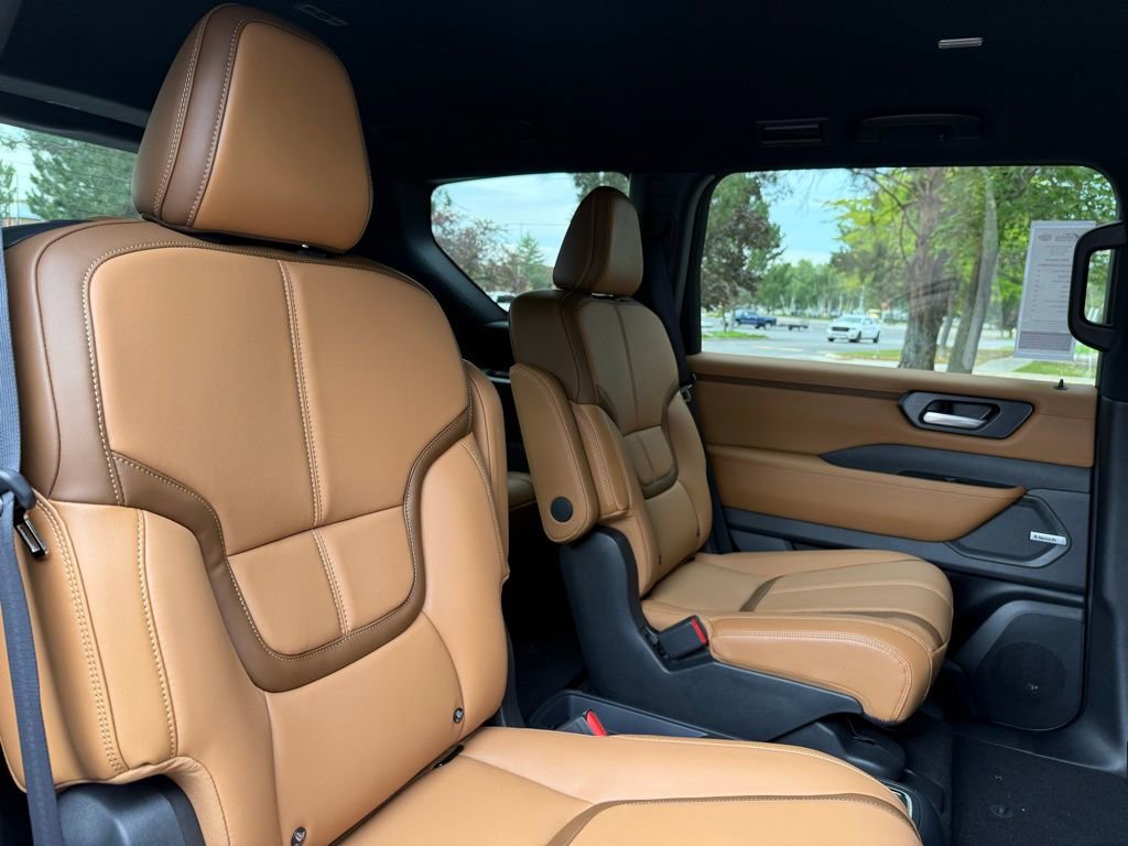 New 2026 Nissan Armada SL w/ Captain's Chari Seat Package image 18