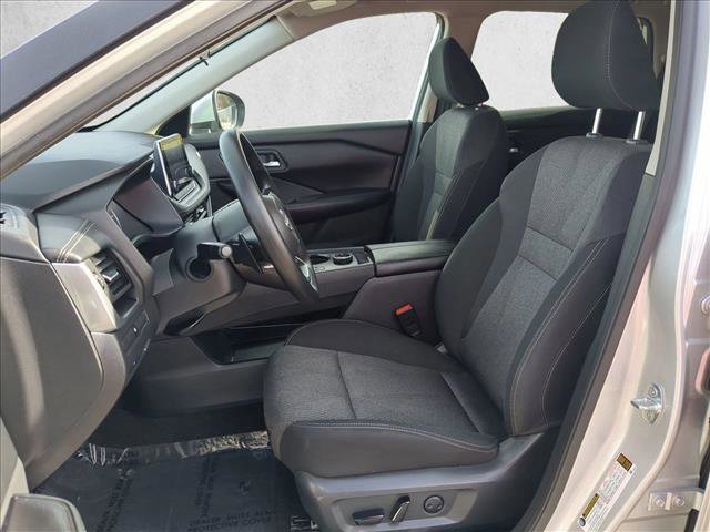 Used 2024 Nissan Rogue SV image 15