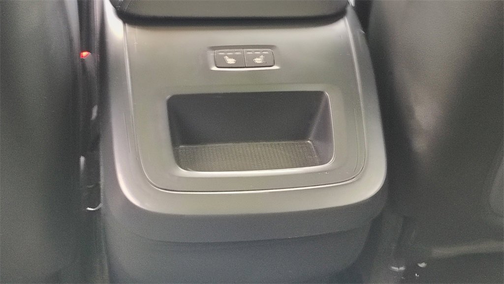 Certified 2023 Volvo XC60 B5 Plus w/ Climate Package image 28