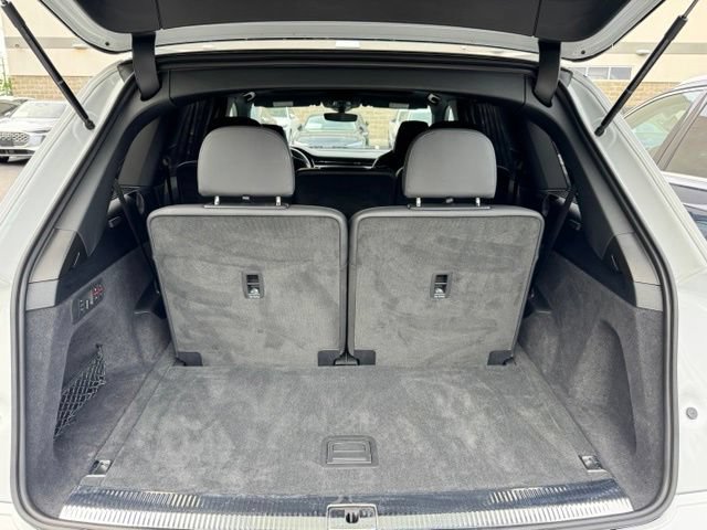 Certified 2025 Audi SQ7 Prestige AWD/4WD image 13