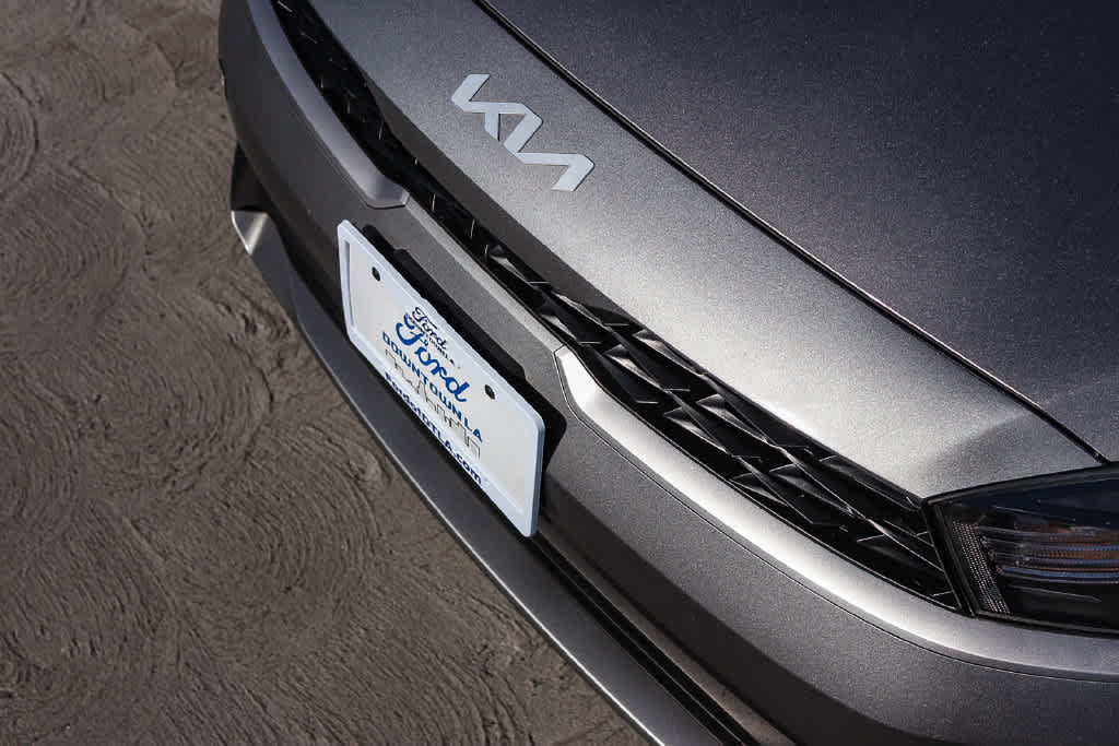 Used 2023 Kia Forte LXS w/ LXS Technology Package FWD image 8