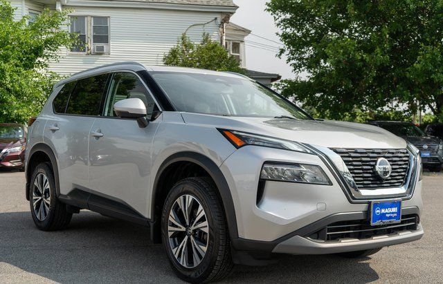 Used 2021 Nissan Rogue SV w/ Premium Package AWD/4WD image 4