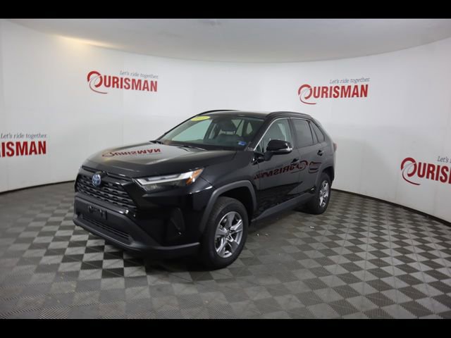 Used 2022 Toyota RAV4 XLE w/ Convenience Package AWD/4WD image 3