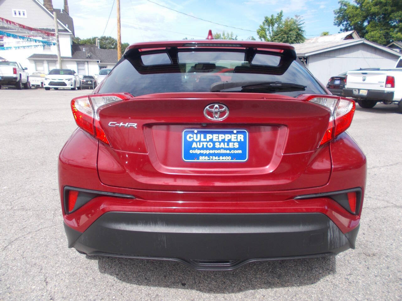Used 2019 Toyota C-HR XLE FWD image 4