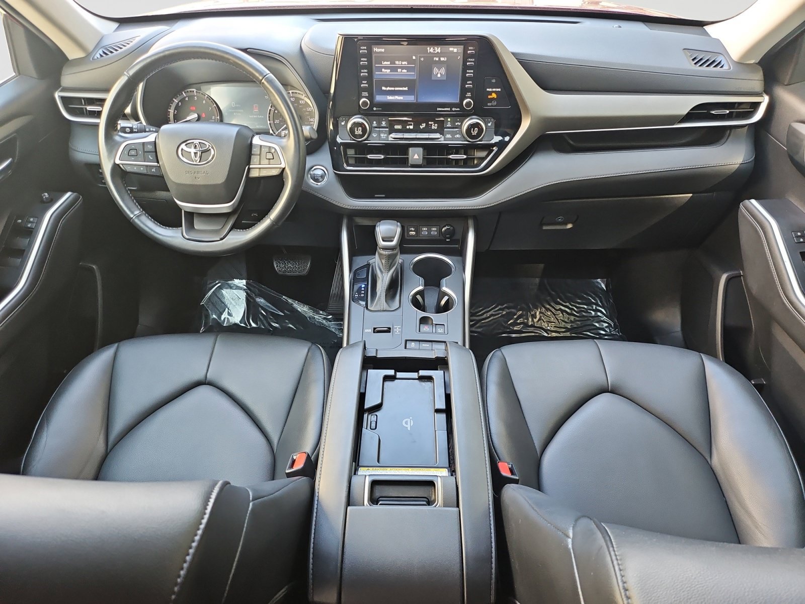 Used 2022 Toyota Highlander XLE FWD image 16