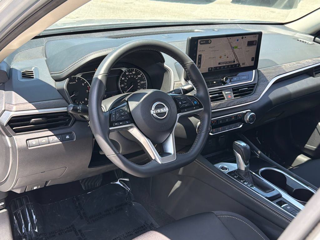 Used 2024 Nissan Altima 2.5 SV w/ SV Premium Package AWD/4WD image 25