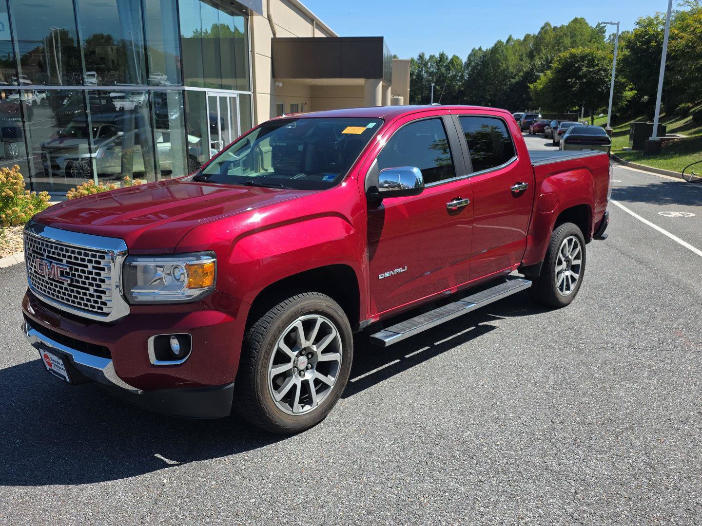 Used 2017 GMC Canyon Denali AWD/4WD image 1