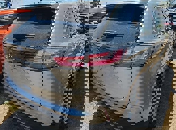 Used 2023 Ford Edge SEL image 2