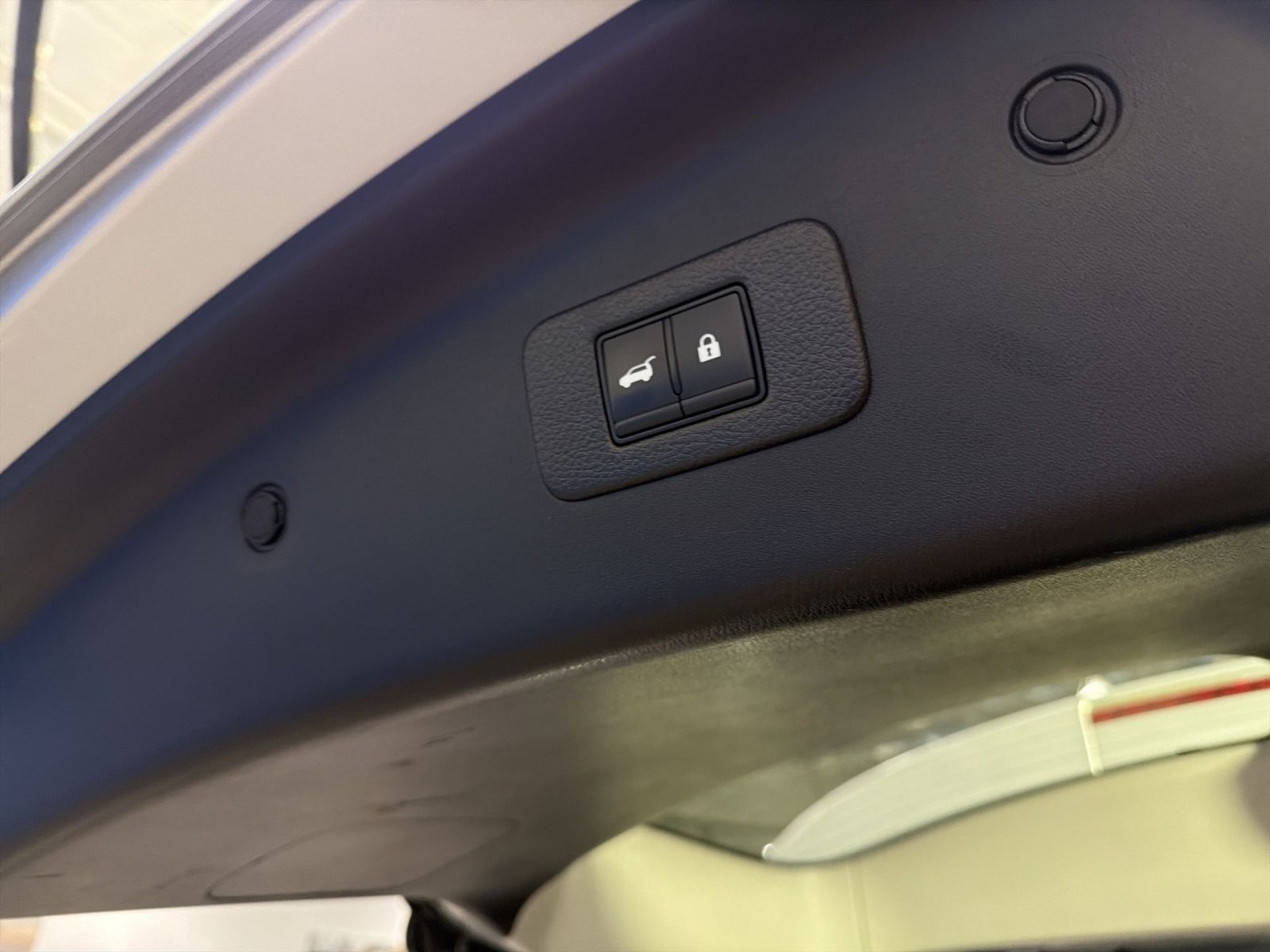 Used 2023 Nissan Armada Platinum w/ Captain's Chairs Package AWD/4WD image 44