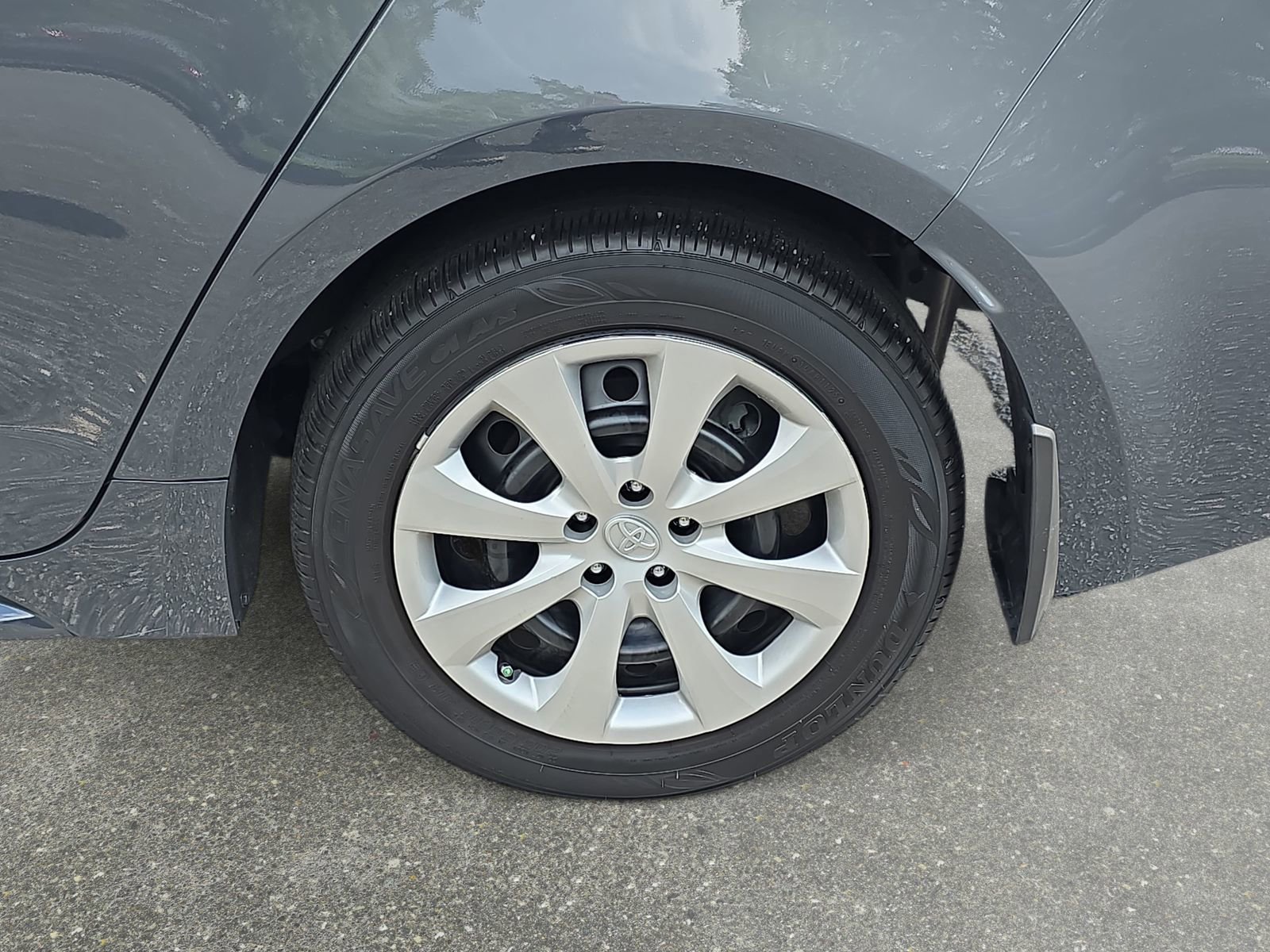 Used 2025 Toyota Corolla LE FWD image 31