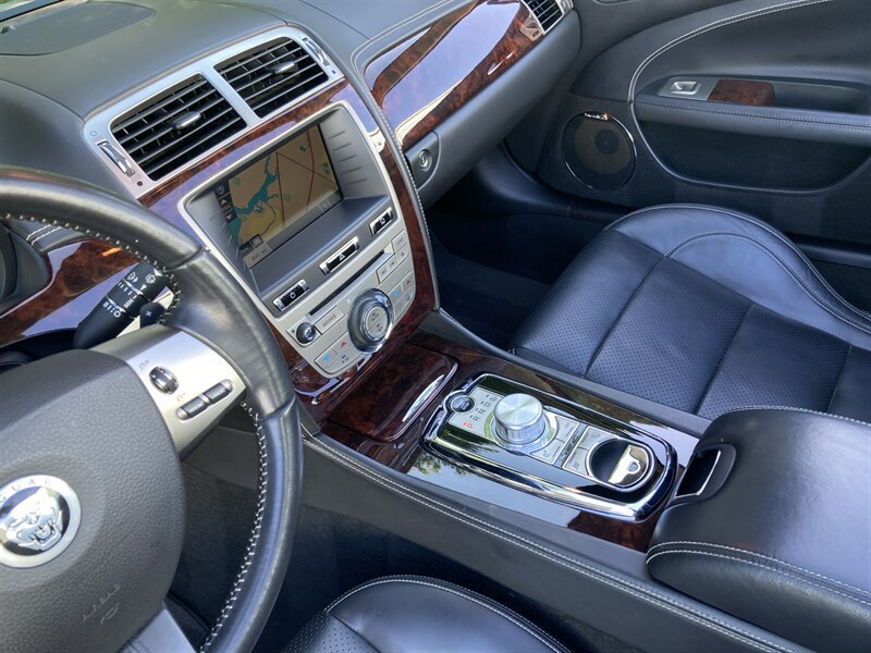 Used 2010 Jaguar XK Convertible RWD image 23
