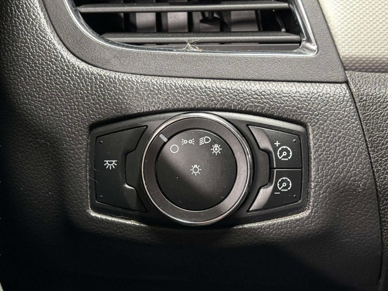 Used 2011 Ford Edge SEL w/ 202A Rapid Spec Order Code AWD/4WD image 38