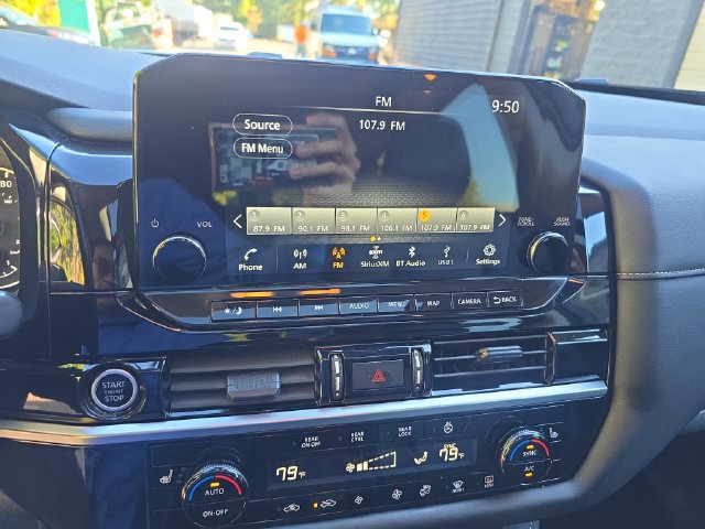 Used 2024 Nissan Pathfinder SL w/ SL Premium Package AWD/4WD image 19