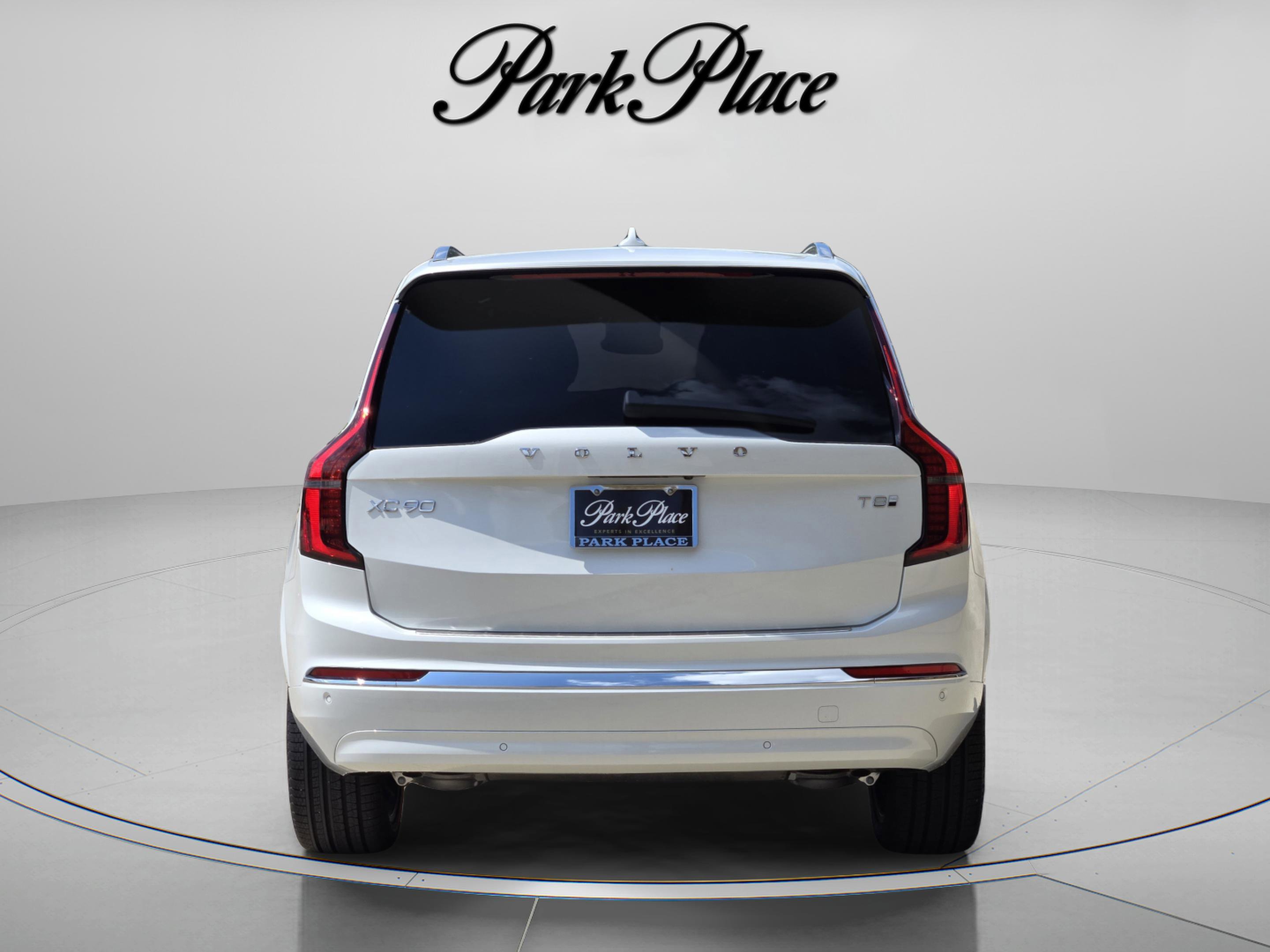 New 2026 Volvo XC90 T8 Plus w/ Protection Package Premier AWD/4WD image 4