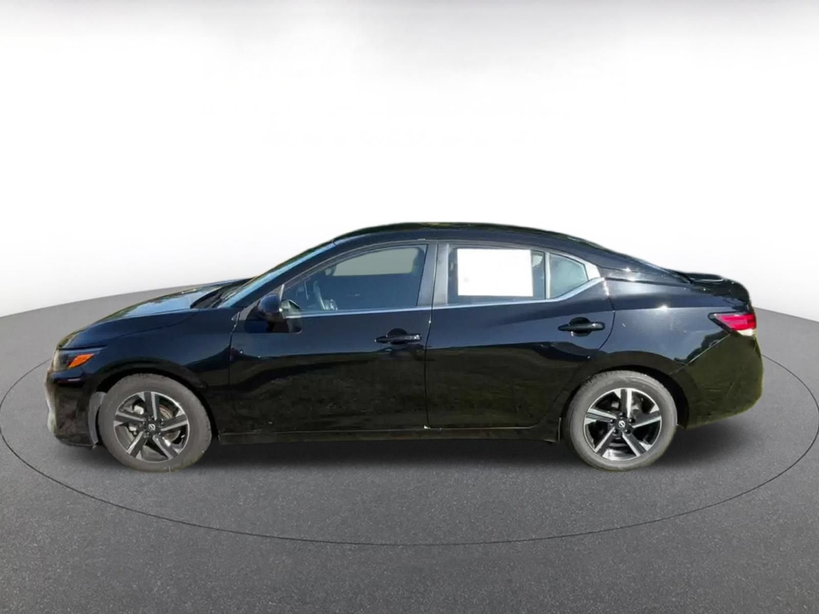 Used 2025 Nissan Sentra SV FWD image 8