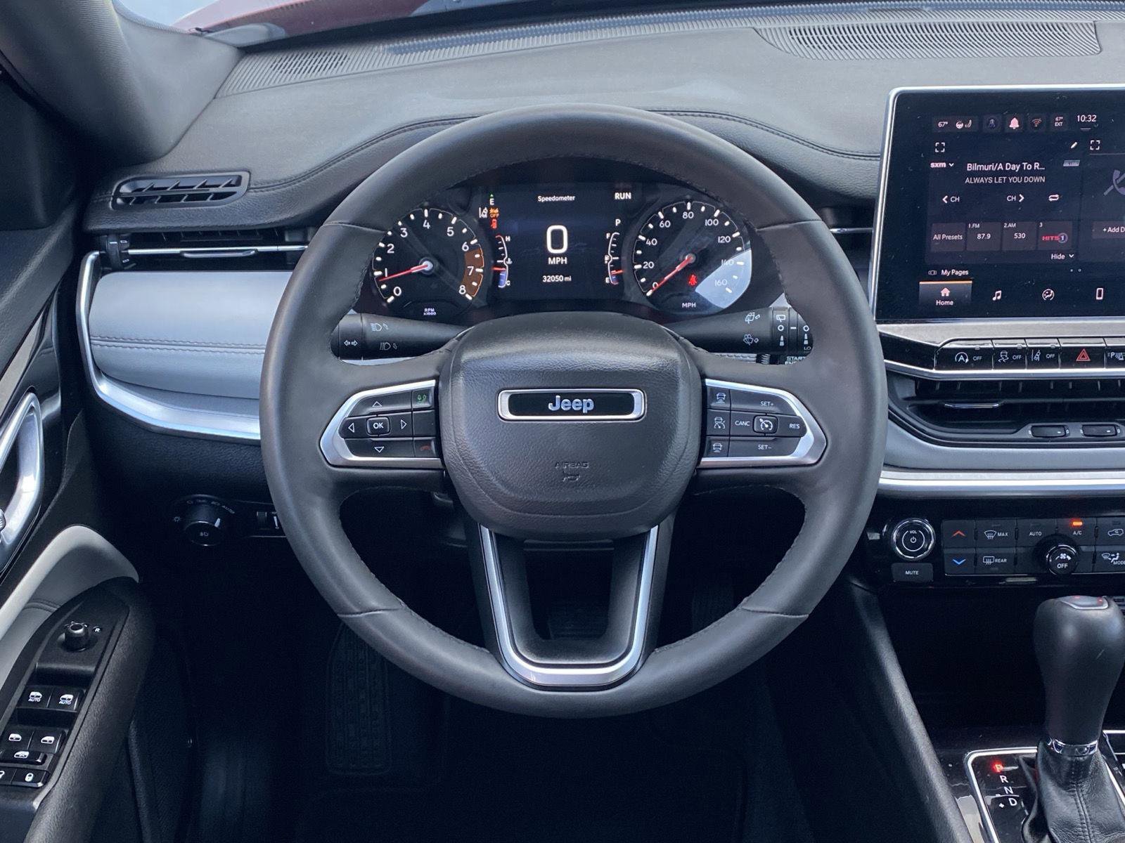 Used 2025 Jeep Compass Limited image 13