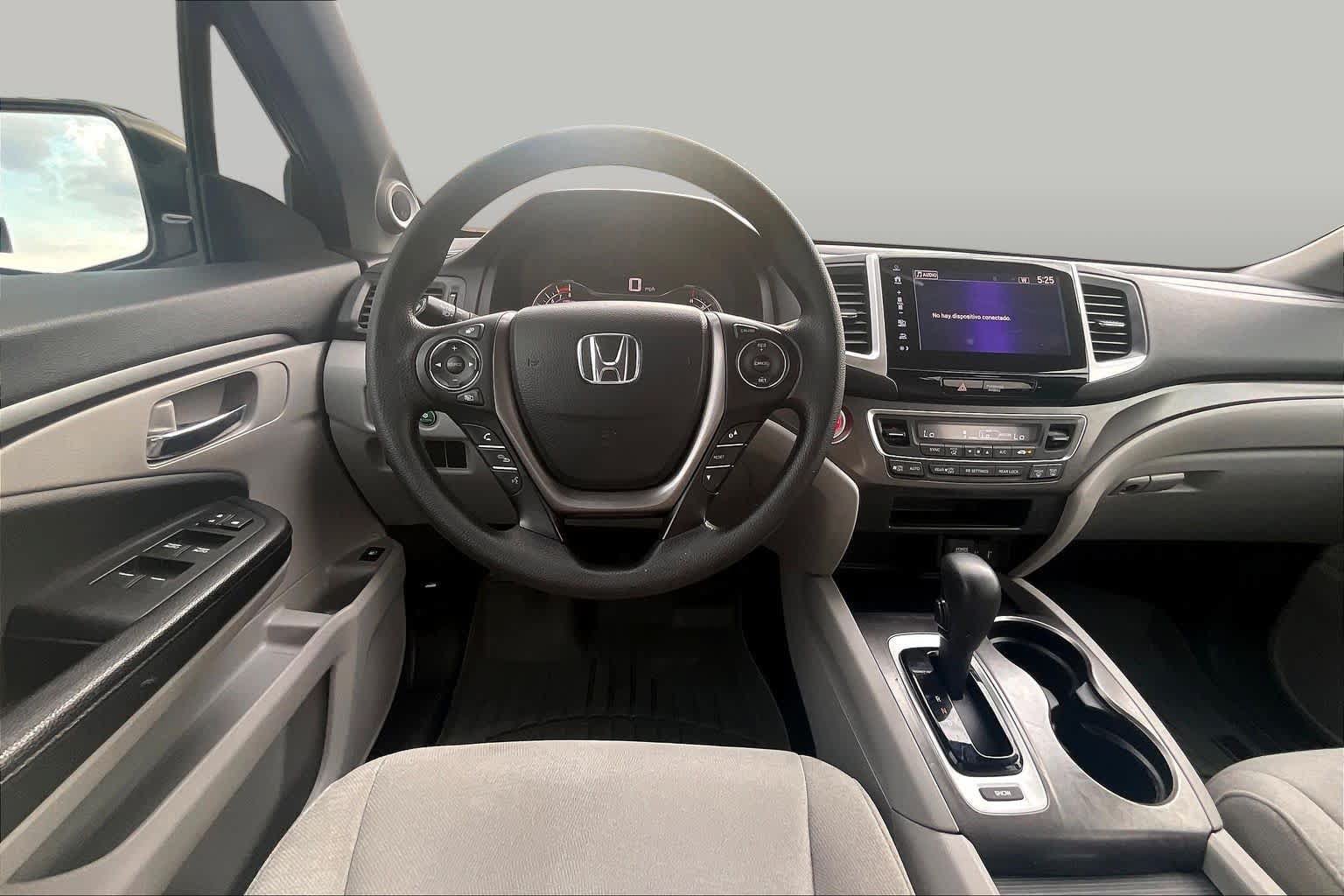 Used 2017 Honda Pilot EX image 6