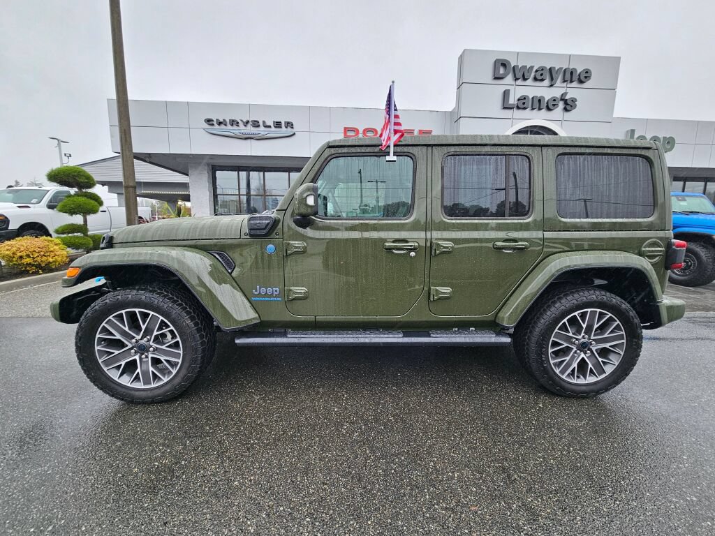 Used 2024 Jeep Wrangler High Altitude AWD/4WD image 2