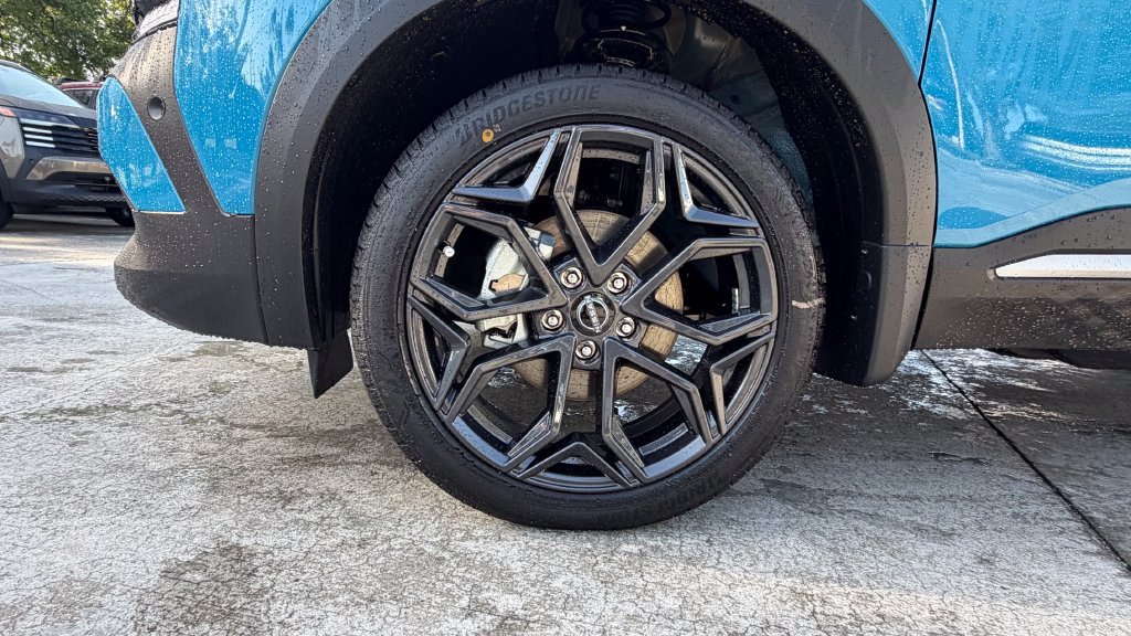 New 2026 Nissan Kicks SR FWD image 12
