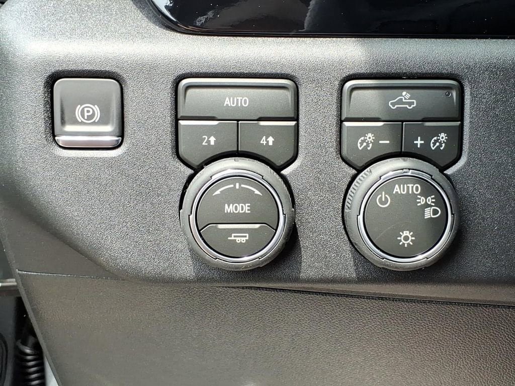 New 2026 Chevrolet Silverado 1500 LT w/ Convenience Package II AWD/4WD image 15