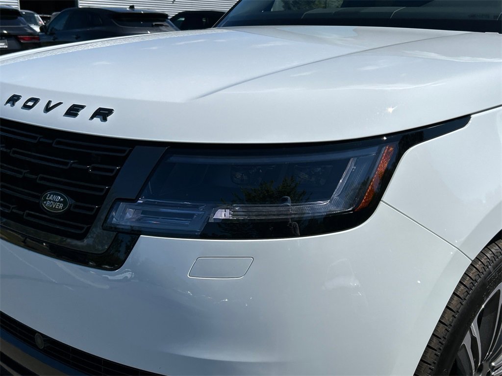 New 2025 Land Rover Range Rover SE image 7