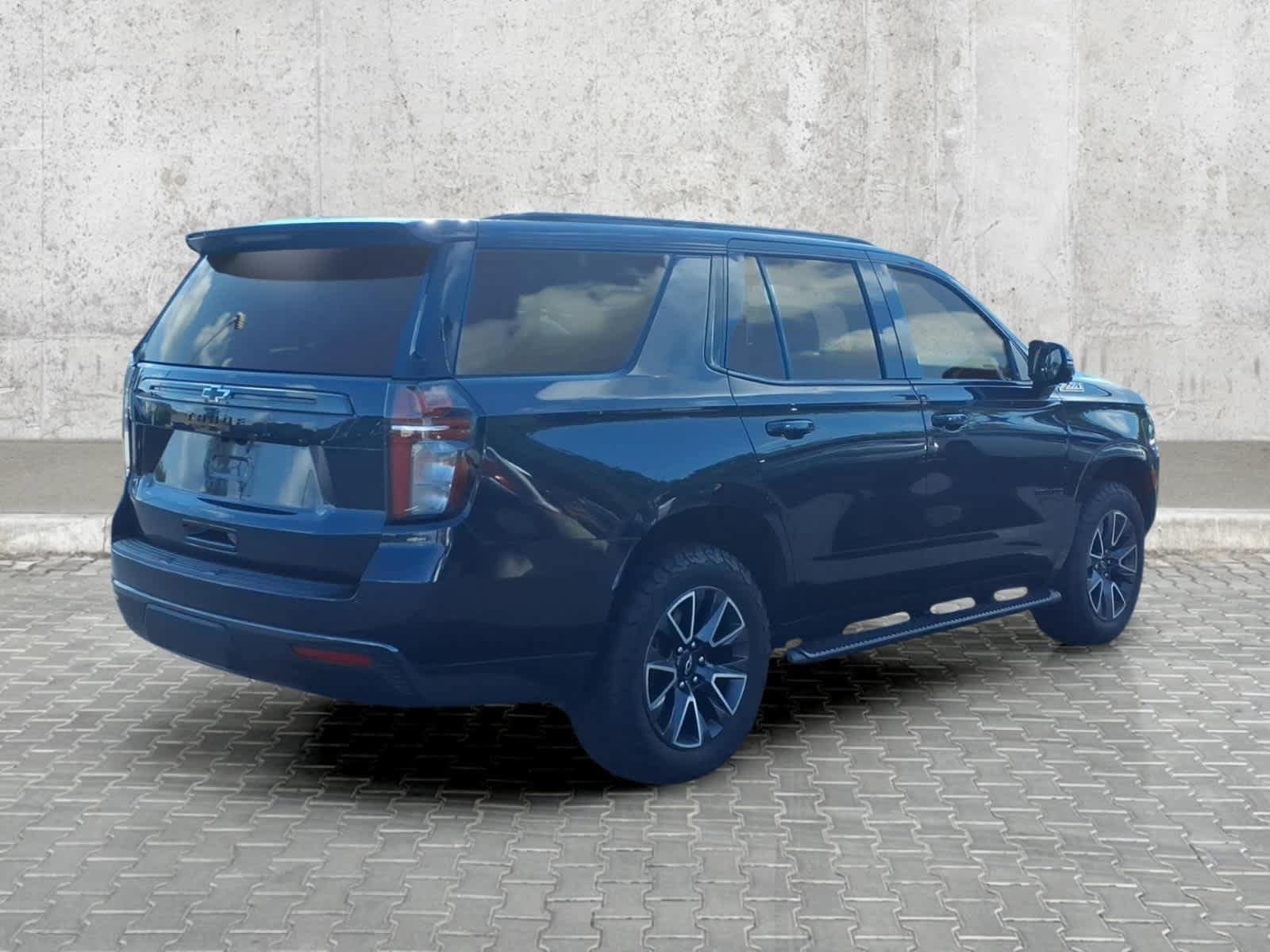 Used 2022 Chevrolet Tahoe Z71 w/ Luxury Package AWD/4WD image 10