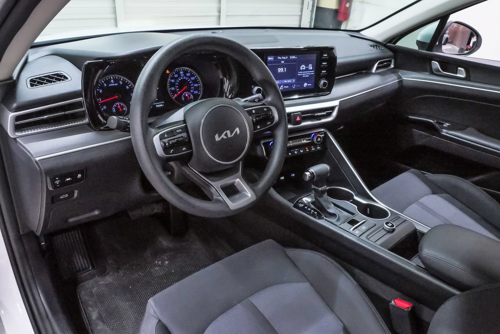 Used 2023 Kia K5 LXS FWD image 2