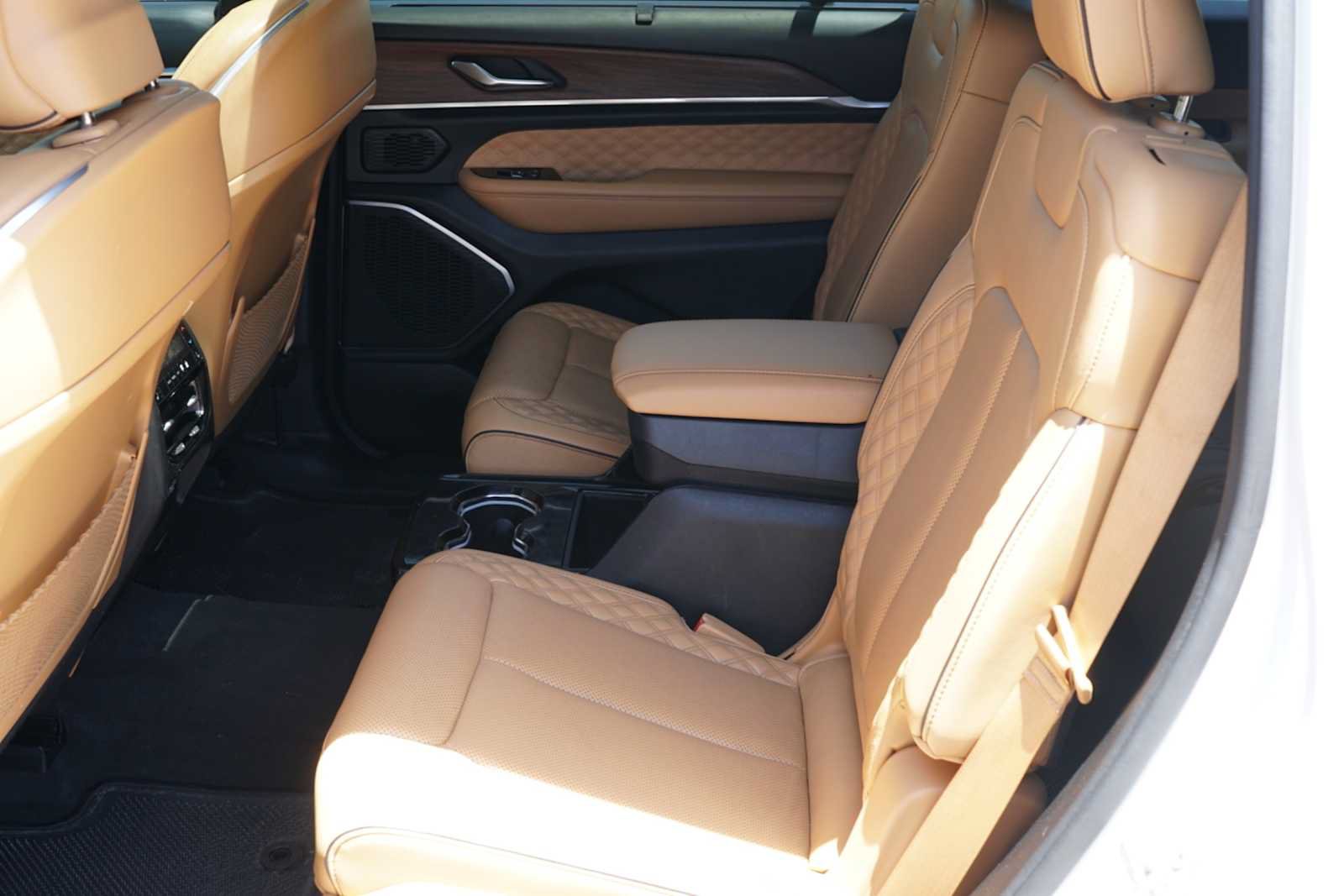 Used 2021 Jeep Grand Cherokee L Summit w/ Luxury Tech Group V RWD image 21