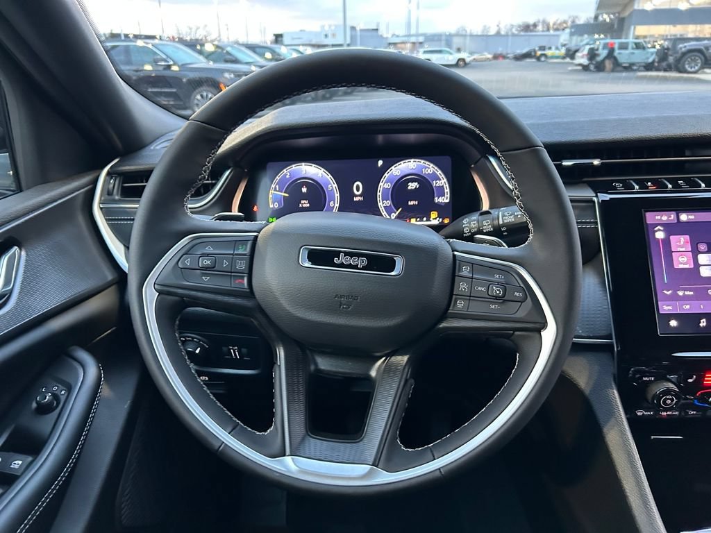 New 2025 Jeep Grand Cherokee 4WD image 10