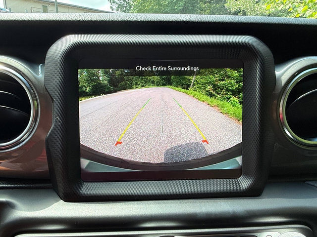Used 2022 Jeep Wrangler Unlimited Sahara w/ LED Lighting Group AWD/4WD image 24