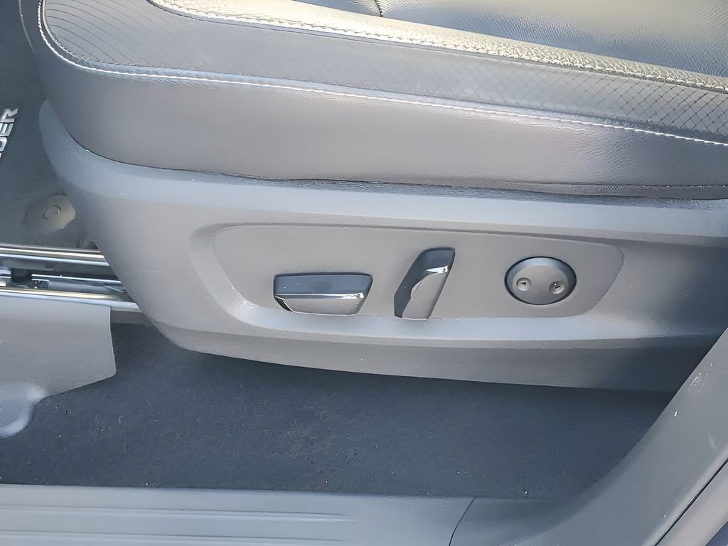 Used 2025 Nissan Pathfinder SL image 29