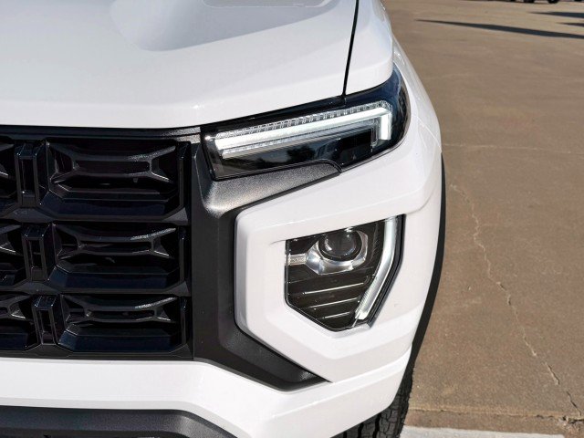 Certified 2025 GMC Canyon Elevation w/ Convenience Package image 9