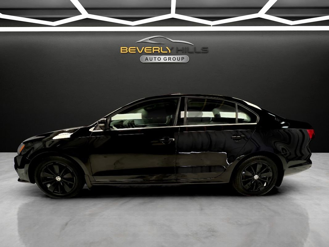 Used 2015 Volkswagen Jetta SE image 2