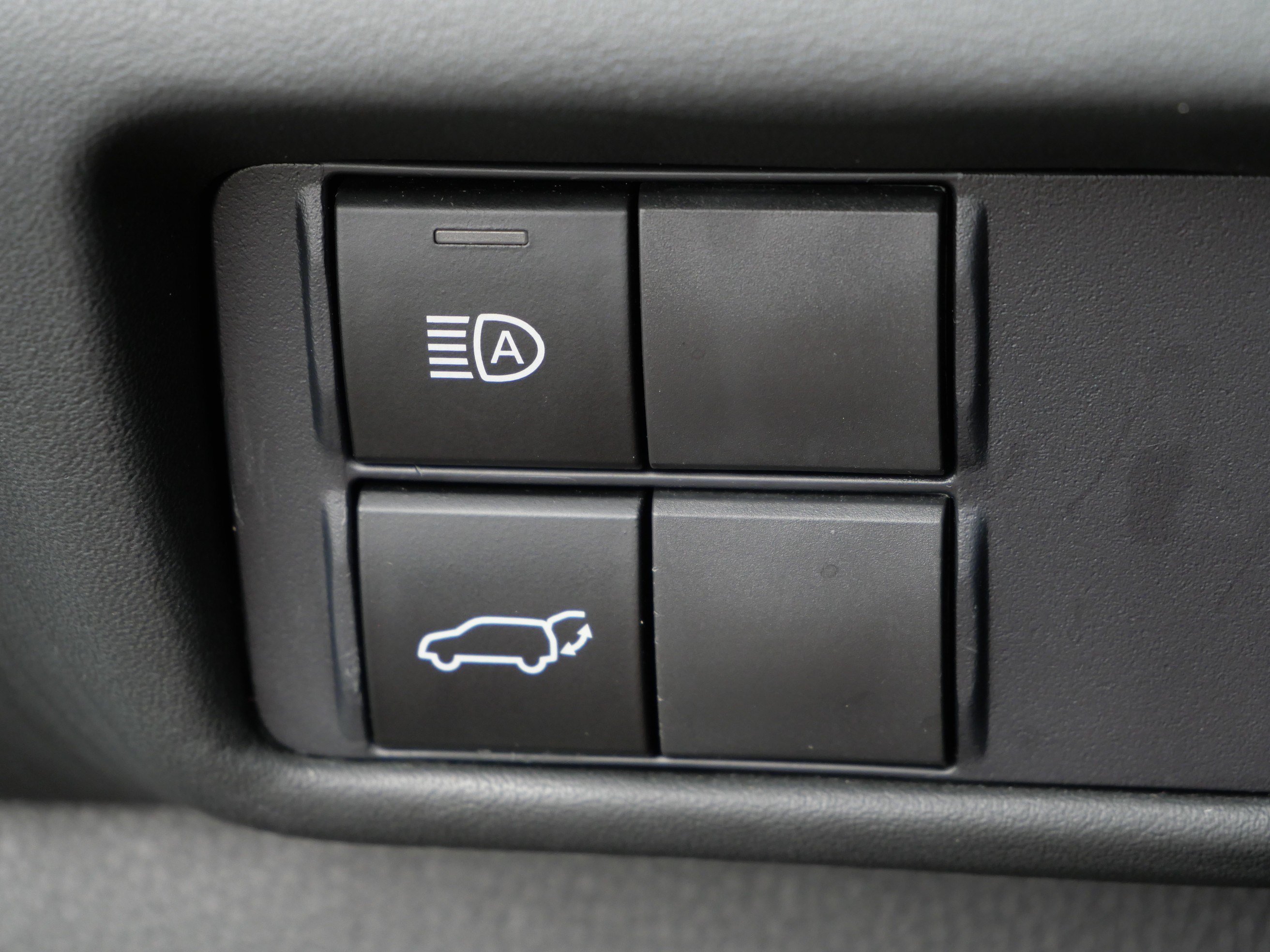 Used 2021 Toyota Highlander XLE w/ Protection Package #3 (TMS) AWD/4WD image 26