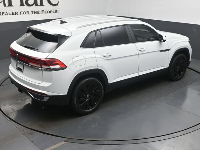Used 2024 Volkswagen Atlas Cross Sport SE w/ Black Wheel Package FWD image 41