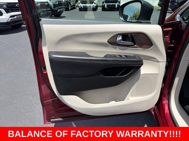 Used 2023 Chrysler Voyager LX FWD image 12