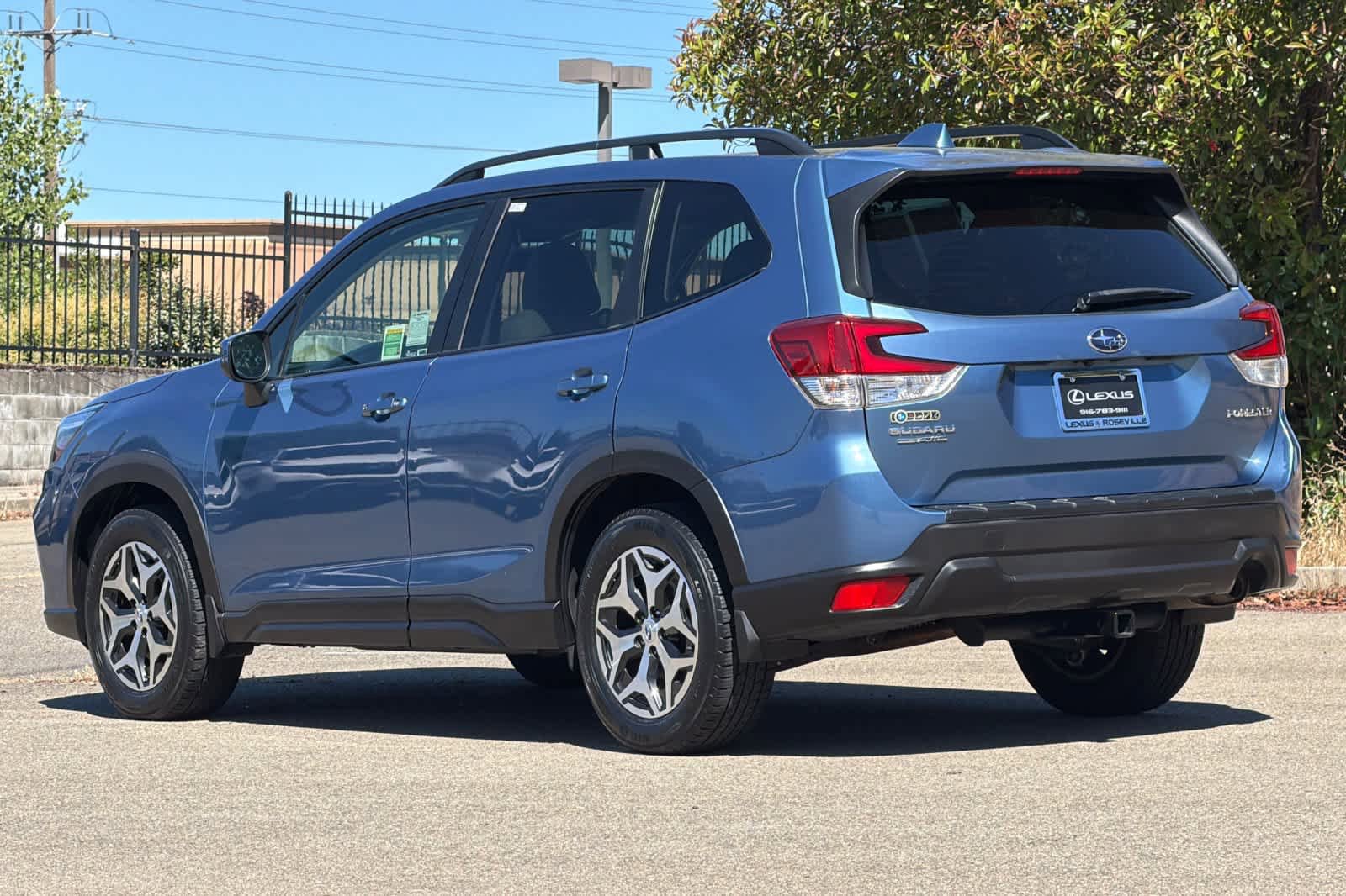 Used 2019 Subaru Forester Premium AWD/4WD image 7