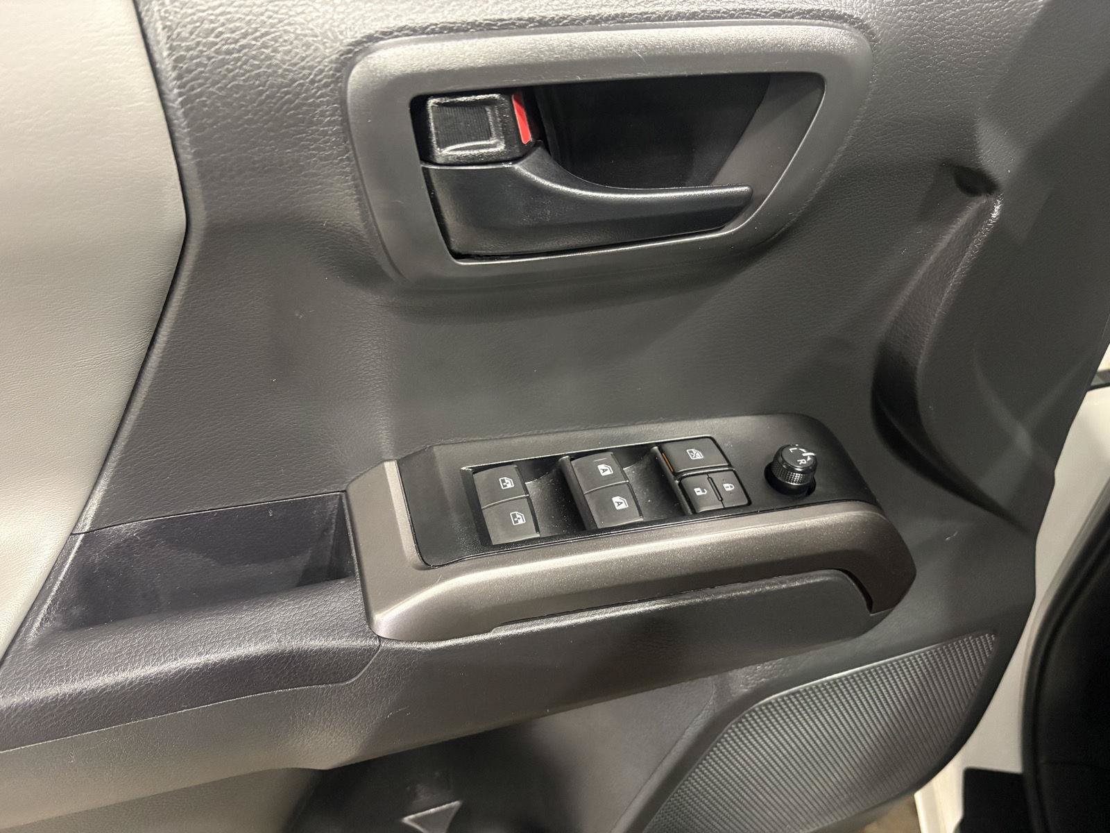 Used 2023 Toyota Tacoma SR5 w/ Technology Package AWD/4WD image 19