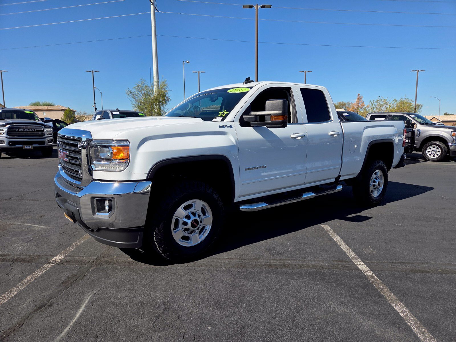 Used 2017 GMC Sierra 2500 SLE w/ HD SLE Preferred Plus Package AWD/4WD image 2