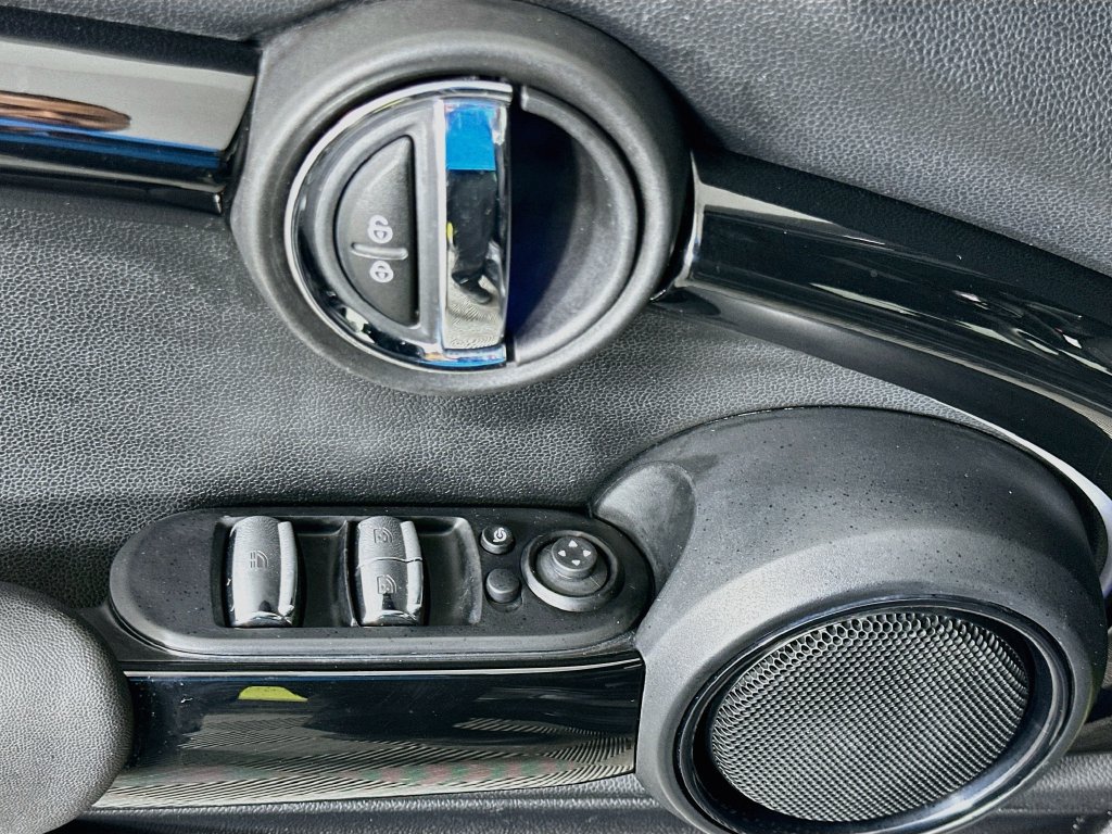 Used 2022 MINI Cooper S FWD image 18