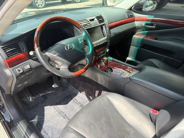 Used 2007 Lexus LS 460 L w/ Luxury Pkg RWD image 9