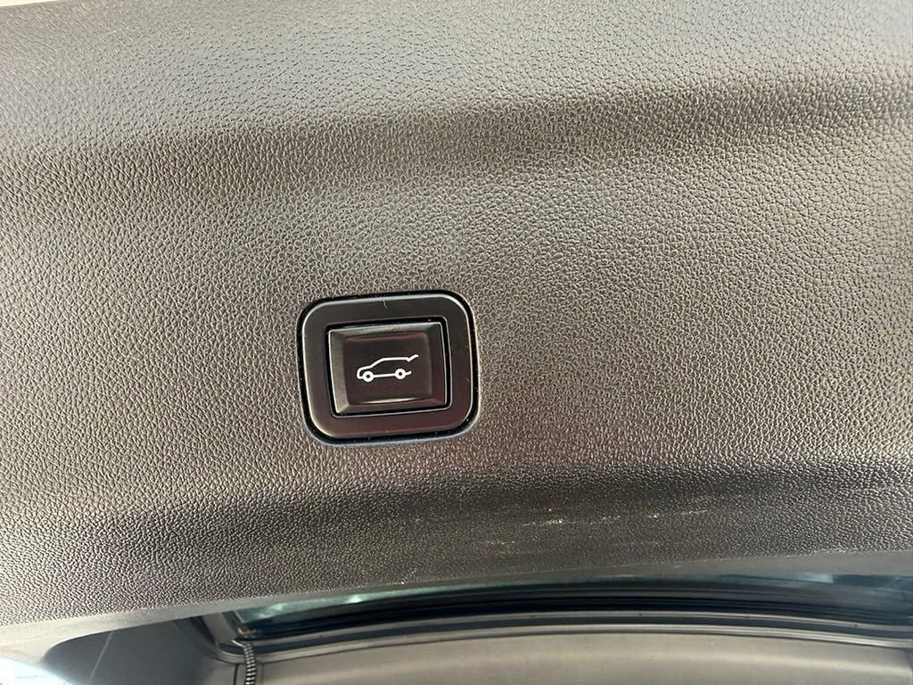 Used 2021 Chevrolet Tahoe Premier image 14