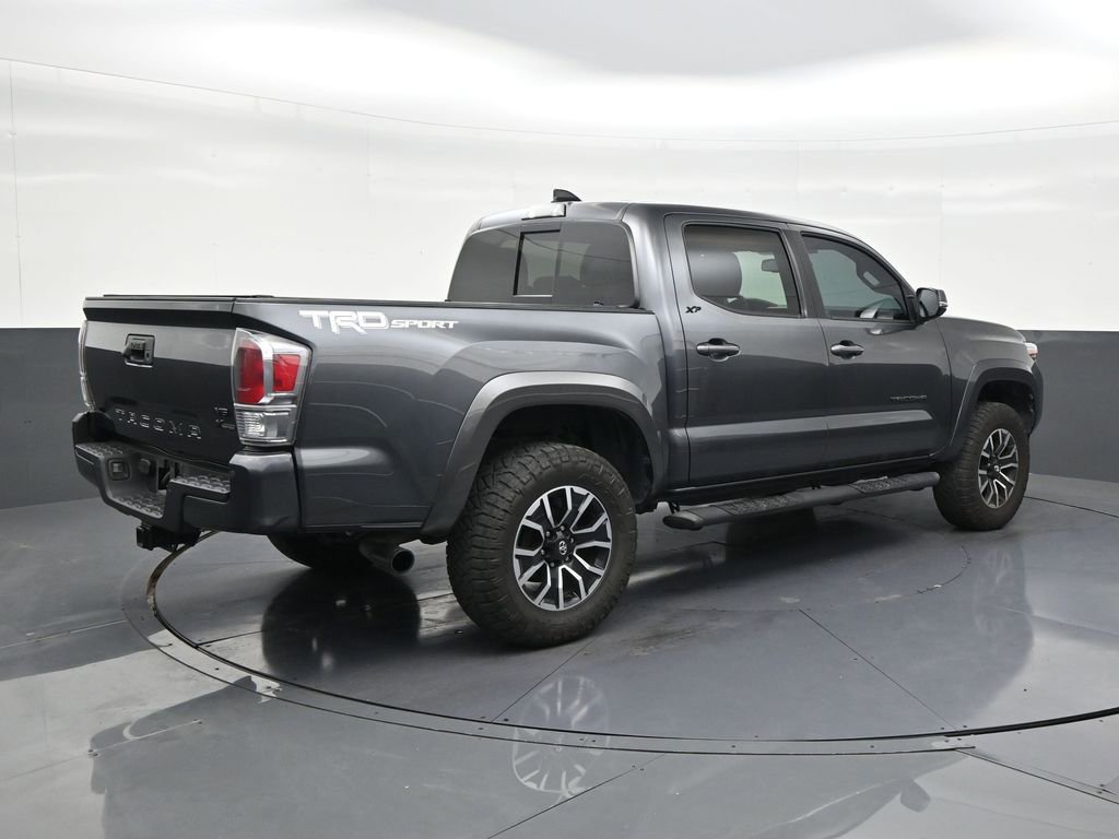 Used 2022 Toyota Tacoma TRD Sport w/ Technology Package image 5