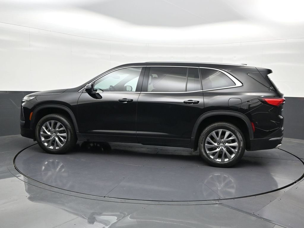 Used 2025 Buick Enclave Preferred w/ Power Package FWD image 2