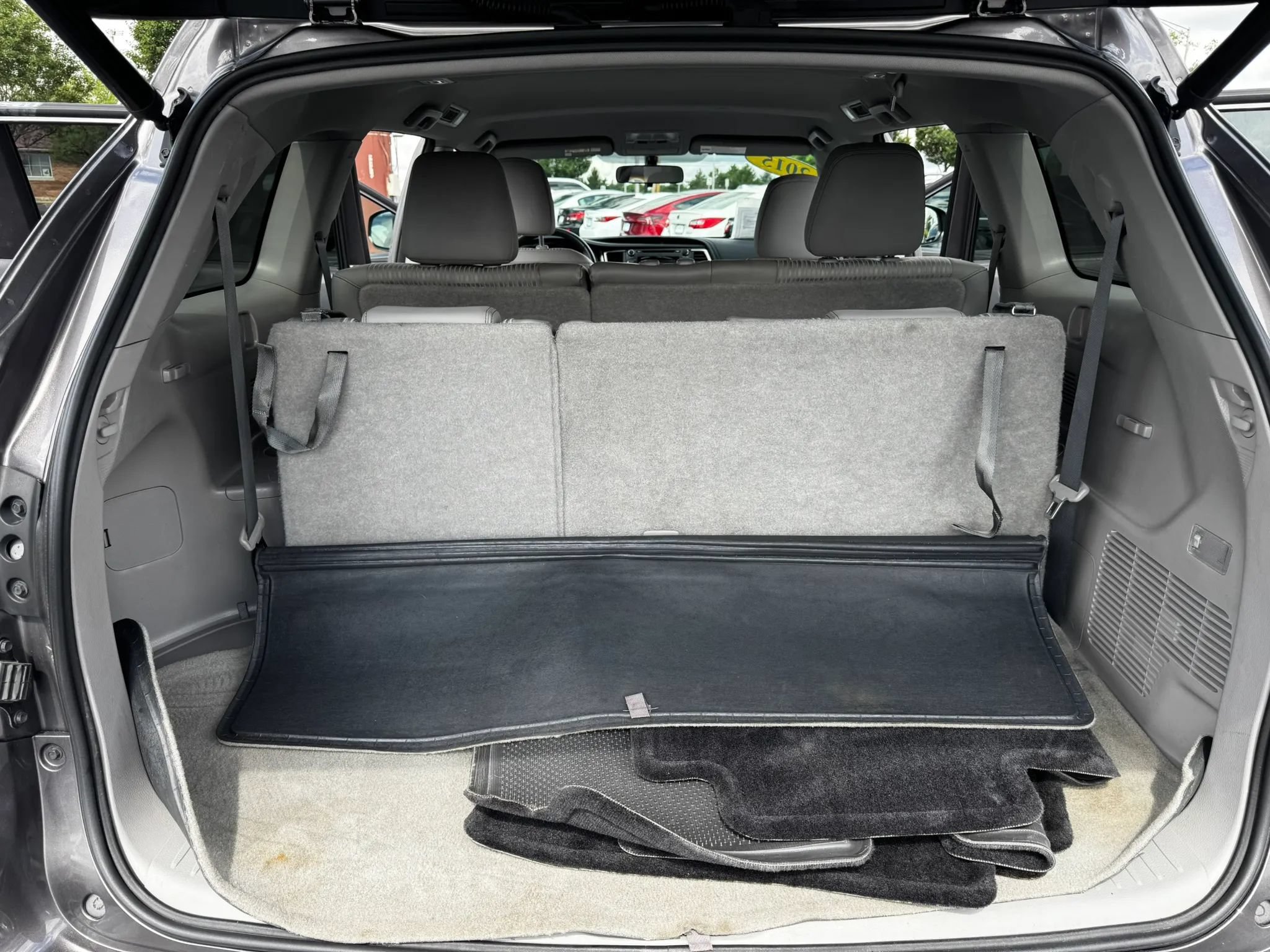 Used 2015 Toyota Highlander Plus AWD/4WD image 25