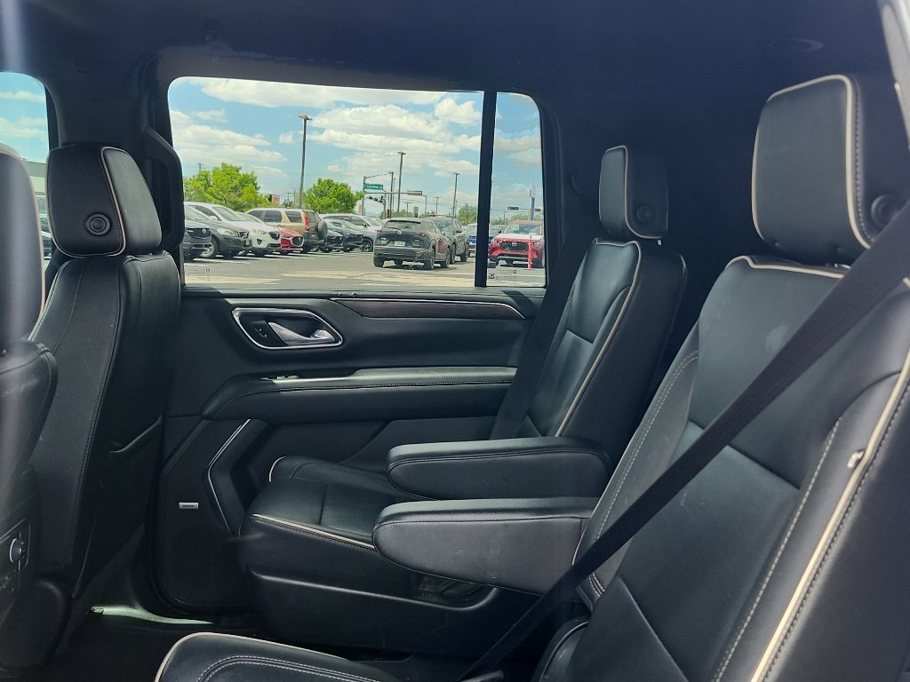 Used 2022 Chevrolet Suburban Premier AWD/4WD image 12